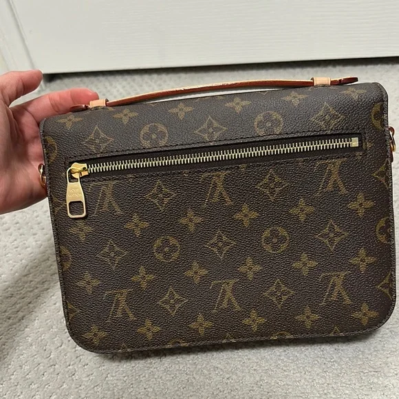 Louis Vuitton Pochette Metis Bag Excellent condition - Picture 9 of 9